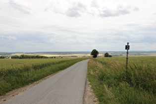 Blick über Fürstenberg zum Süderbergland, …