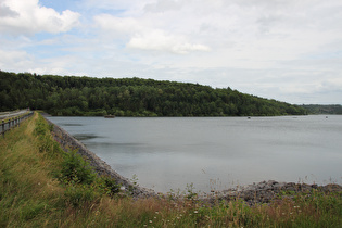 Aabachtalsperre, Staudamm, Seeseite mit Überfalltrichter