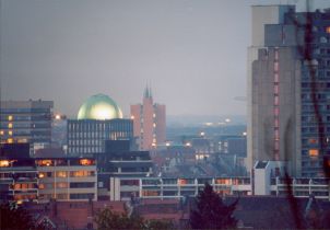 Anzeigerhochhaus (Gebäude mit grüner Kuppel)