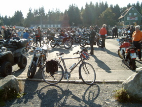 Was'n Quatsch, da kommt man doch auch mit'm Fahrrad rauf!