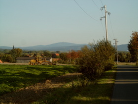 Blick über Ostharingen auf den Brocken