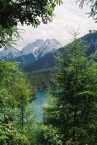 der Blindsee, im Hintergrund Sonnenspitze, Schartenkopf, Wamperter Schrofen und Marienbergspitzen