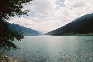 Reschensee, Blick vom Nordufer nach Süden