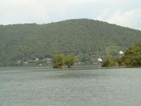 … sind Bergkuppen, die oberhalb des Stauziels liegen