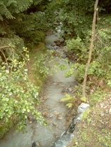 diese Wasserfarbe passt eher ins Hochgebirge