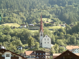 Start in Oetz mit Blick auf die Kühtaistraße