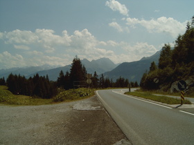 kurz vor der Passhöhe, Blick auf die Hohen Tauern