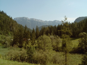 Blick durch das Pillerseetal auf die Steinplatte