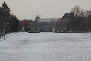 Zoom auf die Hafenschleuse