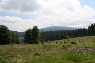 der erste Blick auf den Brocken, links der Eckerstausee