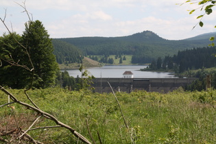 die Staumauer des Eckerstausees