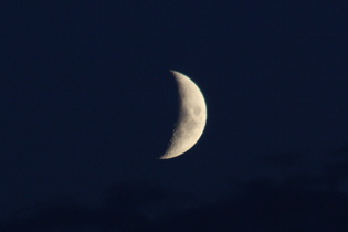 Zoom auf den Mond