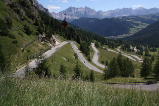 Grödnerjoch, Ostrampe; im Tal Corvara