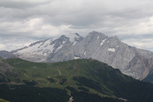 Zoom auf die Marmolada, den höchsten Berg der Dolomiten