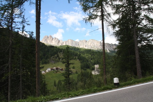 die Burgruine Castello di Andraz und die Gruppo dei Settsass