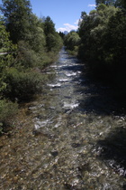 die Drau nahe der italienisch-österreichischen Grenze auf österreichischem Territorium, Blick flussabwärts