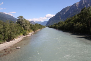 die Drau im Drautal östlich von Lienz, Blick flussabwärts