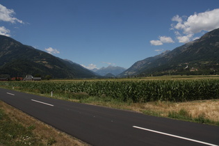 Blick vom Lurnfeld ins Mölltal, im Hintergrund die Hohen Tauern