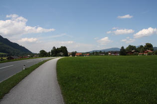 … und im Norden bereits das platte Land des Salzburger Beckens