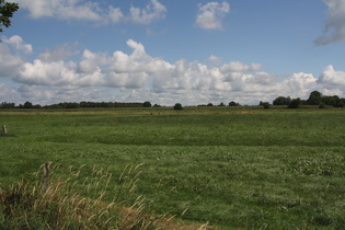 "weites Land" zwischen Holtrop und Aurich-Oldendorf