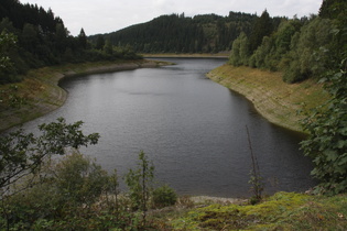 der Okerstausee, für die Jahreszeit recht gut gefüllt