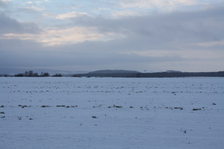 Stemmer Berg, links im Hintergrund der Deister