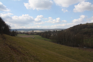 der Solling (Ostflanke), die Stadt Dassel, der Bierberg und die Ilme