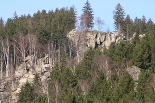 Zoom auf die Klippen westlich daneben