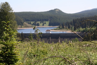 Zoom auf die Staumauer