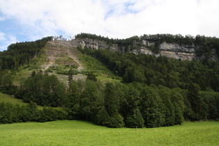 mit Generalkurs Süd kommen allmählich wieder felsigere Berge ins Blickfeld