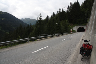 ein Tunnel liegt noch vor'm Etappenziel Sedrun