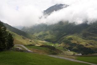 Oberalppass, Westrampe, Blick ins Unteralp-Tal mit der Unteralpreuss