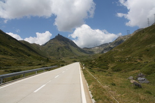 Nufenenpass, Ostrampe, mittlerer Bereich auf etwa 2000 m ü. M.