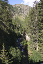 Nufenenpass, Westrampe, unterer Teil, Blick in das hier sehr enge Ägenetal