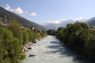 die Rhone in Ulrichen, Blick flussaufwärts, im Hintergrund der Galenstock