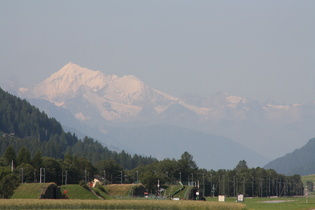 Zoom auf die Walliser Alpen mit dem Weisshorn, dem mit 4505 m ü. M. höchsten während dieser Tour gesichteten Berg