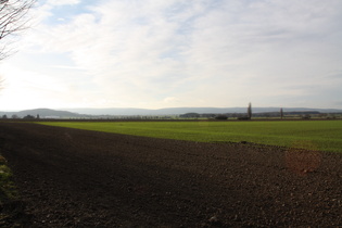 Blick auf den südlichen Teil des Deisters und den Gehrdener Berg