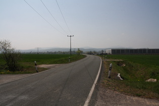 zwischen Hörselgau und Waltershausen, Blick zum Thüringer Wald