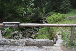 die Philippbrücke über die Große Oker, Blick flussaufwärts …