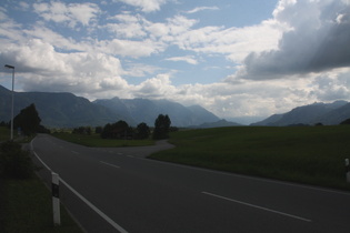 südlich von Murnau noch im Alpenvorland, …