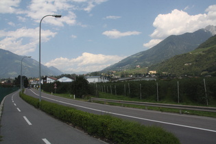 Etschtal, Blick über Meran nach Norden Richtung Passeiertal