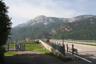 Etschtal, Blick zum Gantkofel