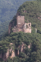 Zoom auf die Burgruine Neuhaus