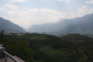 oberhalb von Auer, Blick ins Etschtal nach Süden