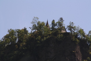 … oben steht die St. Johannes Kapelle drauf