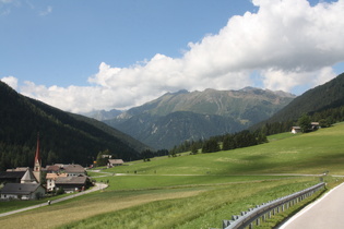 Penser Joch, Südrampe bei Pens, dem letzten Ort vor der Passhöhe