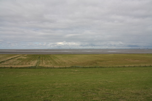 Deich bei Burhaversiel, Blick auf Langlütjensand und Außenweser