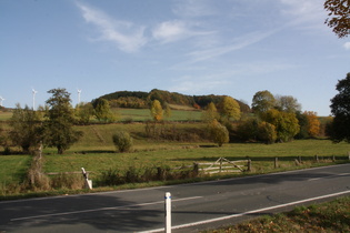 Wörmketal zwischen Talmündung und Elbrinxen, Blick nach Osten zum Lüderberg