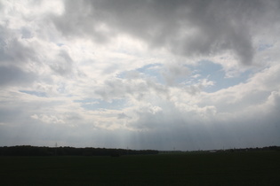 ein erstes Loch in der Wolkendecke