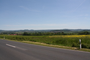 zwischen Mengershausen und Jühnde, Blick über das Leinetal, im Hintergrund Neue Gleichen und Alte Gleichen